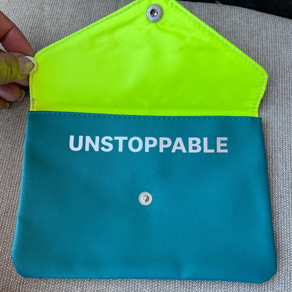 2 IPSY Pouches/Make up/Cosmetic Bags - Picture 4 of 7